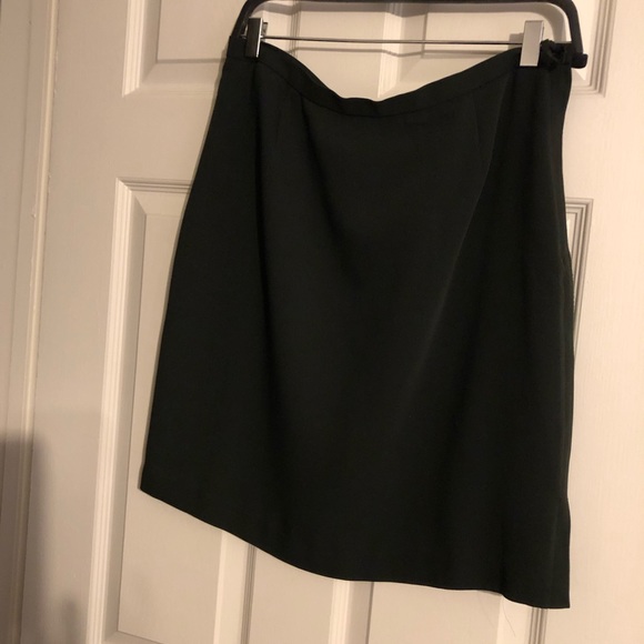 Never worn woman skirt - Picture 2 of 2